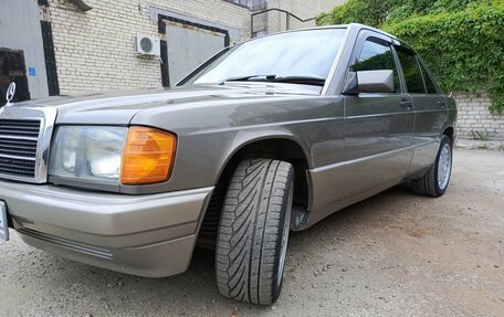 Mercedes-Benz 190 (W201), 1992 год, 860 000 рублей, 2 фотография