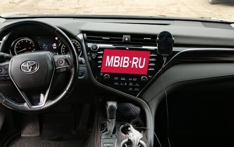 Toyota Camry, 2020 год, 3 200 000 рублей, 2 фотография