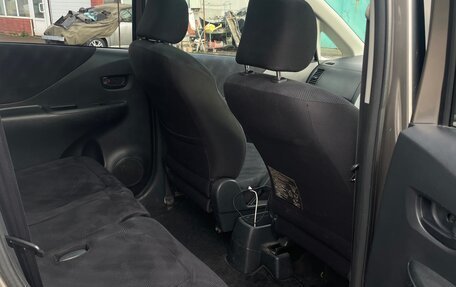 Toyota Ractis I, 2006 год, 650 000 рублей, 2 фотография