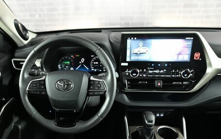 Toyota Highlander, 2024 год, 6 146 000 рублей, 18 фотография