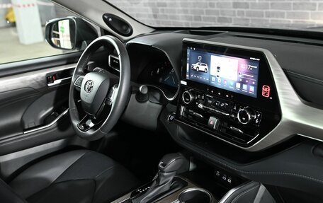 Toyota Highlander, 2024 год, 6 146 000 рублей, 17 фотография