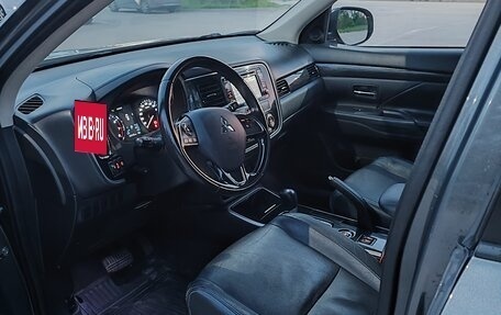 Mitsubishi Outlander III рестайлинг 3, 2017 год, 1 750 000 рублей, 3 фотография