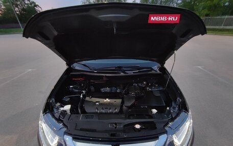 Mitsubishi Outlander III рестайлинг 3, 2017 год, 1 750 000 рублей, 10 фотография