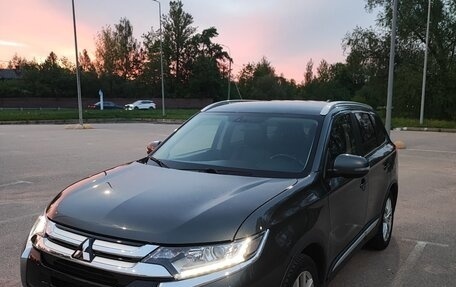 Mitsubishi Outlander III рестайлинг 3, 2017 год, 1 750 000 рублей, 7 фотография