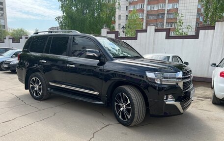Toyota Land Cruiser 200, 2020 год, 8 750 000 рублей, 2 фотография