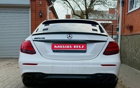 Mercedes-Benz E-Класс, 2019 год, 3 700 000 рублей, 5 фотография