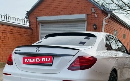 Mercedes-Benz E-Класс, 2019 год, 3 700 000 рублей, 4 фотография
