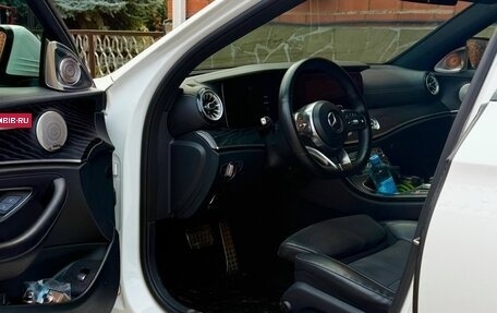 Mercedes-Benz E-Класс, 2019 год, 3 700 000 рублей, 6 фотография