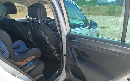 Volkswagen Tiguan II, 2018 год, 2 870 000 рублей, 8 фотография