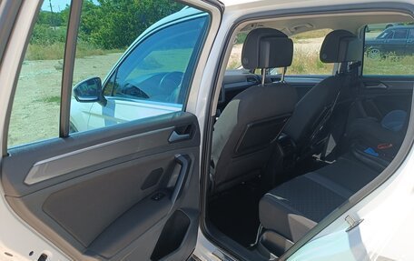 Volkswagen Tiguan II, 2018 год, 2 870 000 рублей, 7 фотография
