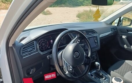 Volkswagen Tiguan II, 2018 год, 2 870 000 рублей, 11 фотография