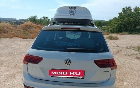 Volkswagen Tiguan II, 2018 год, 2 870 000 рублей, 2 фотография