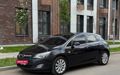 Opel Astra J, 2010 год, 700 000 рублей, 3 фотография