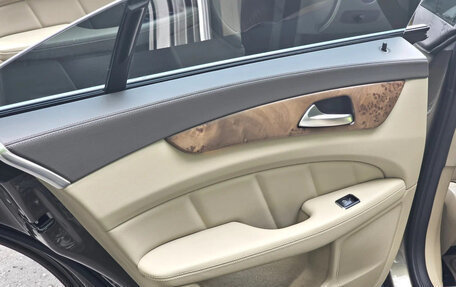 Mercedes-Benz CLS, 2012 год, 2 950 000 рублей, 15 фотография