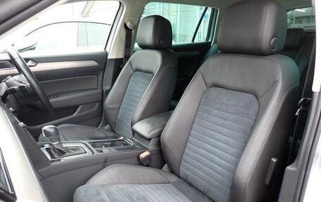 Volkswagen Passat B8 рестайлинг, 2017 год, 1 400 000 рублей, 14 фотография