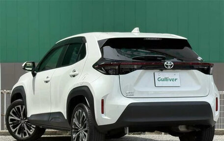Toyota Yaris Cross, 2022 год, 1 550 000 рублей, 5 фотография