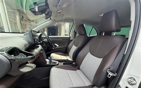 Toyota Yaris Cross, 2022 год, 1 550 000 рублей, 13 фотография