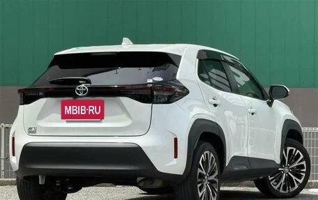 Toyota Yaris Cross, 2022 год, 1 550 000 рублей, 6 фотография