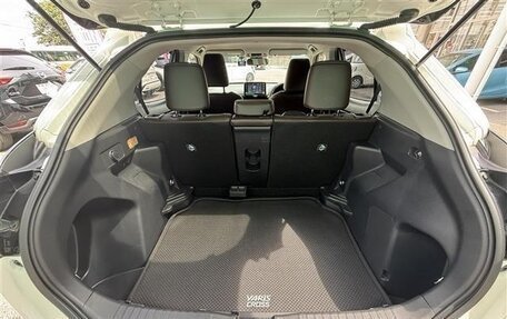 Toyota Yaris Cross, 2022 год, 1 550 000 рублей, 15 фотография
