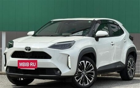 Toyota Yaris Cross, 2022 год, 1 550 000 рублей, 2 фотография