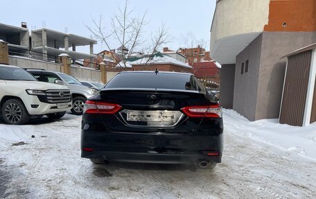 Toyota Camry, 2019 год, 2 950 000 рублей, 10 фотография
