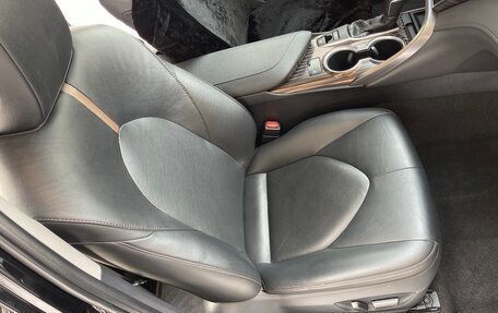 Toyota Camry, 2019 год, 2 950 000 рублей, 18 фотография