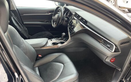 Toyota Camry, 2019 год, 2 950 000 рублей, 17 фотография