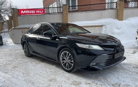 Toyota Camry, 2019 год, 2 950 000 рублей, 4 фотография