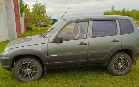 Chevrolet Niva I рестайлинг, 2011 год, 450 000 рублей, 6 фотография