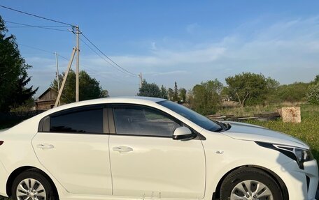 KIA Rio IV, 2020 год, 1 780 000 рублей, 3 фотография