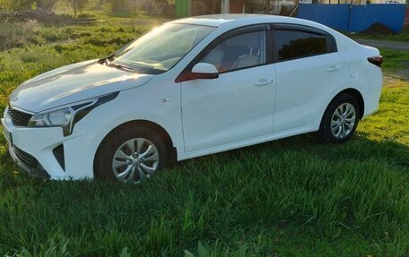 KIA Rio IV, 2020 год, 1 780 000 рублей, 10 фотография
