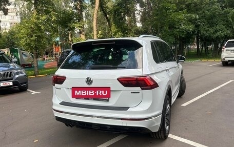 Volkswagen Tiguan II, 2018 год, 3 600 000 рублей, 3 фотография