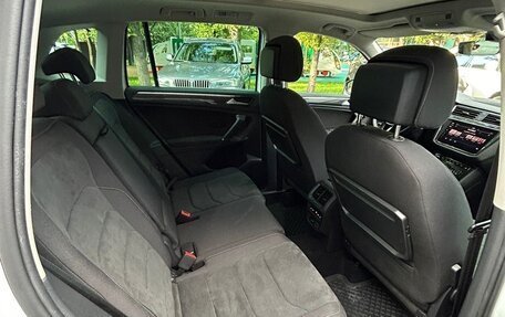 Volkswagen Tiguan II, 2018 год, 3 600 000 рублей, 13 фотография