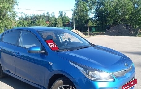 KIA Rio IV, 2017 год, 1 250 000 рублей, 2 фотография