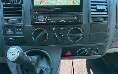 Volkswagen Transporter T5 рестайлинг, 2006 год, 1 590 000 рублей, 14 фотография