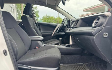 Toyota RAV4, 2018 год, 2 600 000 рублей, 9 фотография