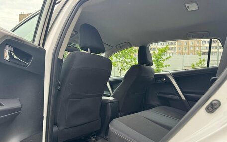 Toyota RAV4, 2018 год, 2 600 000 рублей, 12 фотография