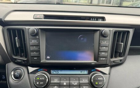 Toyota RAV4, 2018 год, 2 600 000 рублей, 13 фотография