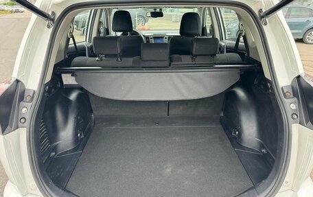 Toyota RAV4, 2018 год, 2 600 000 рублей, 18 фотография
