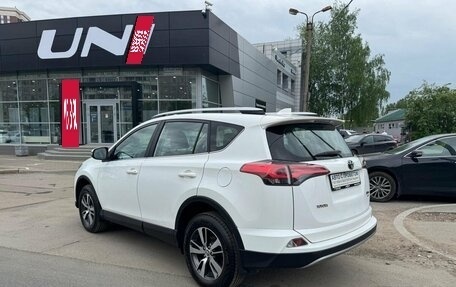 Toyota RAV4, 2018 год, 2 600 000 рублей, 6 фотография