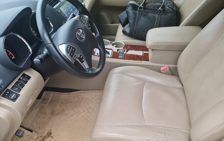 Toyota Highlander III, 2012 год, 2 390 000 рублей, 3 фотография