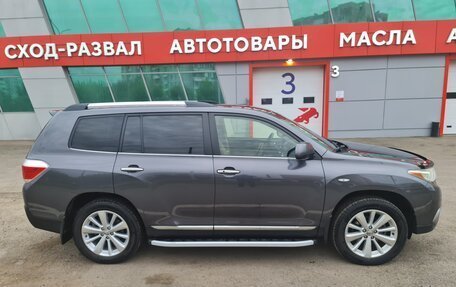 Toyota Highlander III, 2012 год, 2 390 000 рублей, 9 фотография