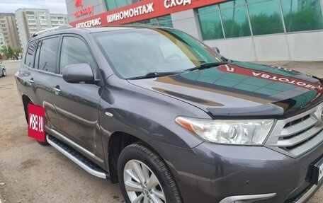 Toyota Highlander III, 2012 год, 2 390 000 рублей, 2 фотография