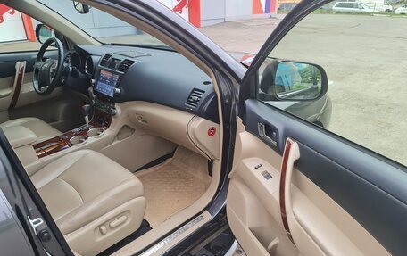 Toyota Highlander III, 2012 год, 2 390 000 рублей, 16 фотография