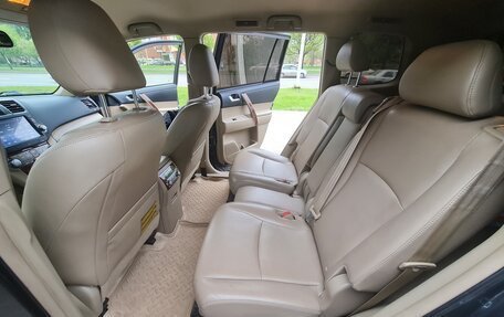 Toyota Highlander III, 2012 год, 2 390 000 рублей, 17 фотография