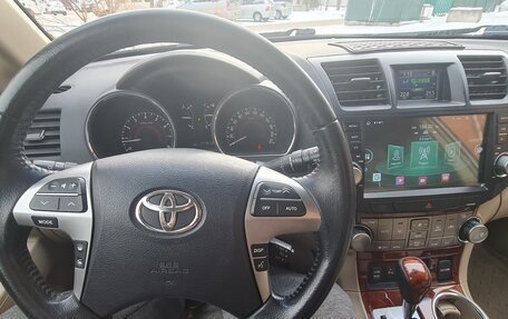 Toyota Highlander III, 2012 год, 2 390 000 рублей, 20 фотография