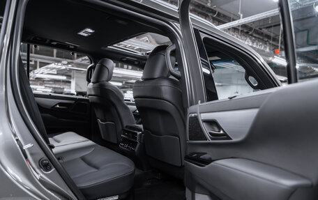 Lexus LX, 2023 год, 17 000 000 рублей, 2 фотография