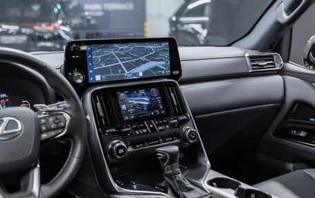 Lexus LX, 2023 год, 17 000 000 рублей, 15 фотография