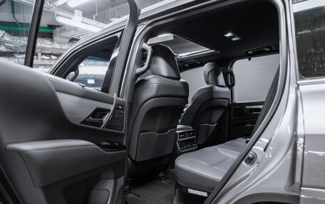 Lexus LX, 2023 год, 17 000 000 рублей, 23 фотография