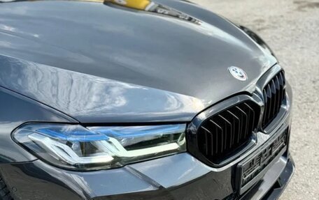 BMW 5 серия, 2019 год, 4 500 000 рублей, 3 фотография